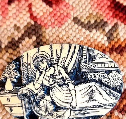 Vintage 80's Carved Art Deco Brooch - Yatva