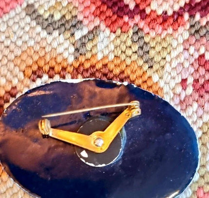 Vintage 80's Carved Art Deco Brooch - Yatva