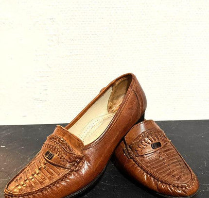 Vintage 80's Chestnut Woven Loafers Shoes - Yatva