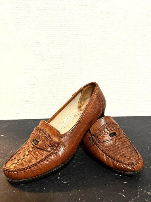 Vintage 80's Chestnut Woven Loafers Shoes - Yatva