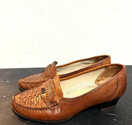 Vintage 80's Chestnut Woven Loafers Shoes - Yatva