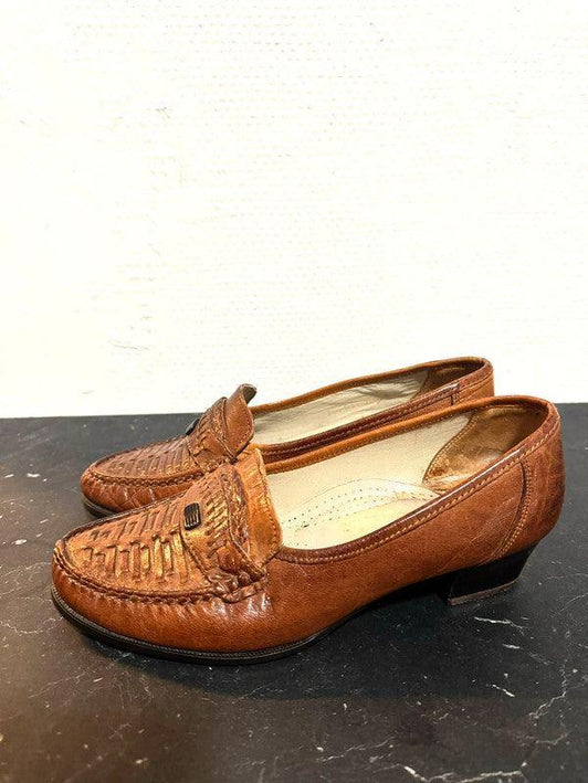 Vintage 80's Chestnut Woven Loafers Shoes - Yatva