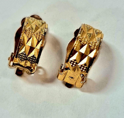 Vintage 80s Clip on Earrings - Yatva