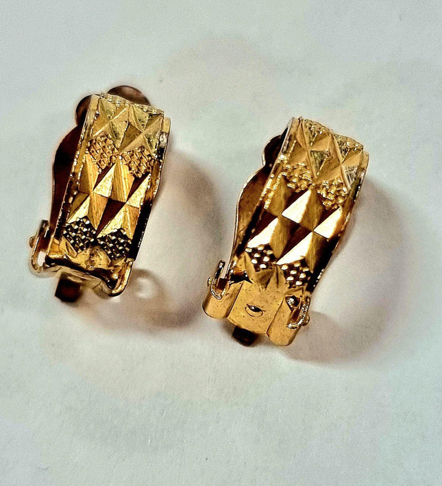 Vintage 80s Clip on Earrings - Yatva