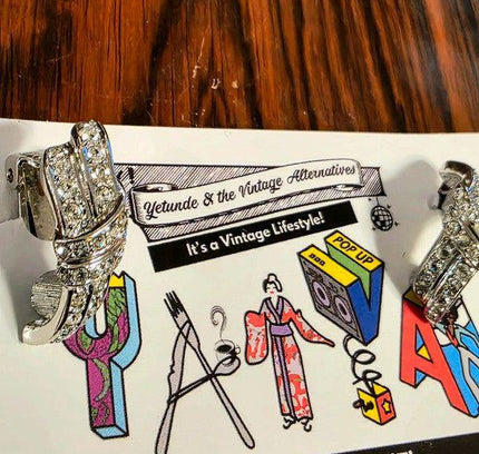 Vintage 80s Clip on Earrings - Yatva