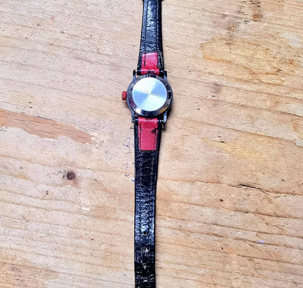 Vintage 80s Commodoor Ladies Watch - Yatva