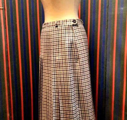 Vintage 80's Escada Pure New Wool Skirt - Yatva