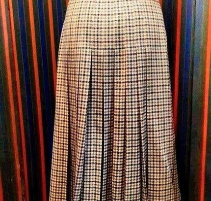 Vintage 80's Escada Pure New Wool Skirt - Yatva