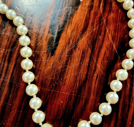 Vintage 80's Faux Pearls Necklace - Yatva