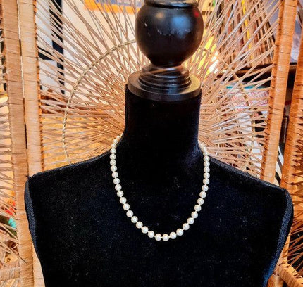 Vintage 80's Faux Pearls Necklace - Yatva