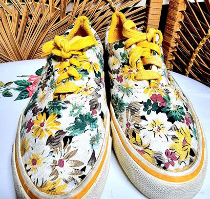 Vintage 80s Floral Miles Lace up Trainers - Yatva