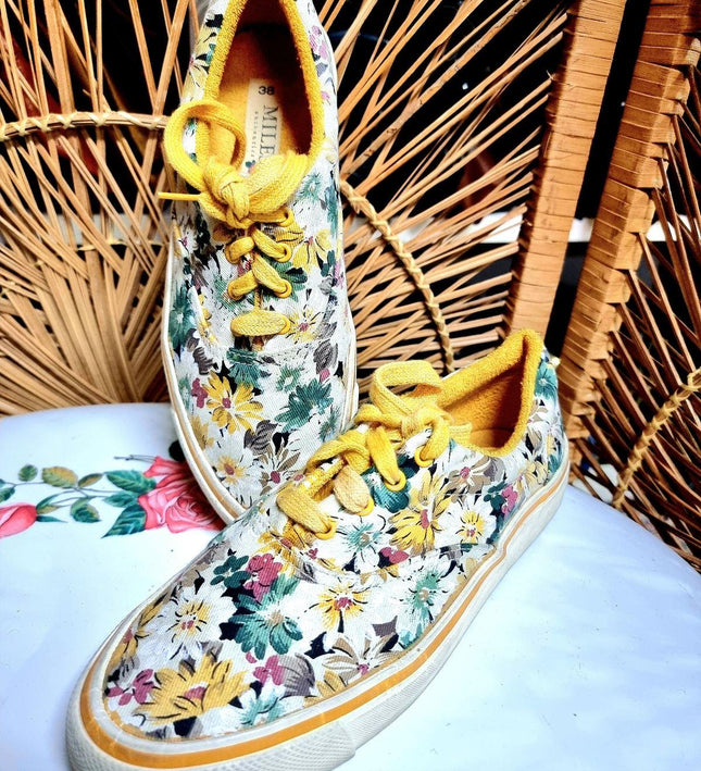 Vintage 80s Floral Miles Lace up Trainers - Yatva