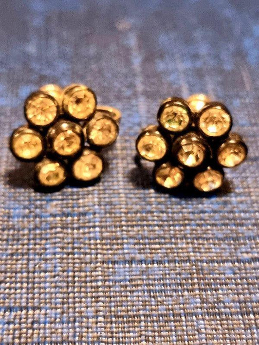 Vintage 80's Flower Clip on Earrings - Yatva