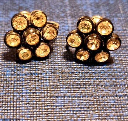 Vintage 80's Flower Clip on Earrings - Yatva