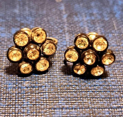Vintage 80's Flower Clip on Earrings - Yatva