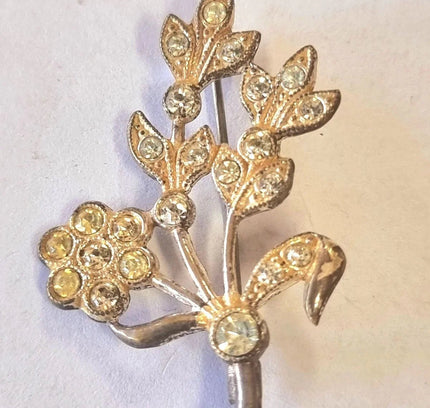 Vintage 80s Flower Cut out Brooch - Yatva