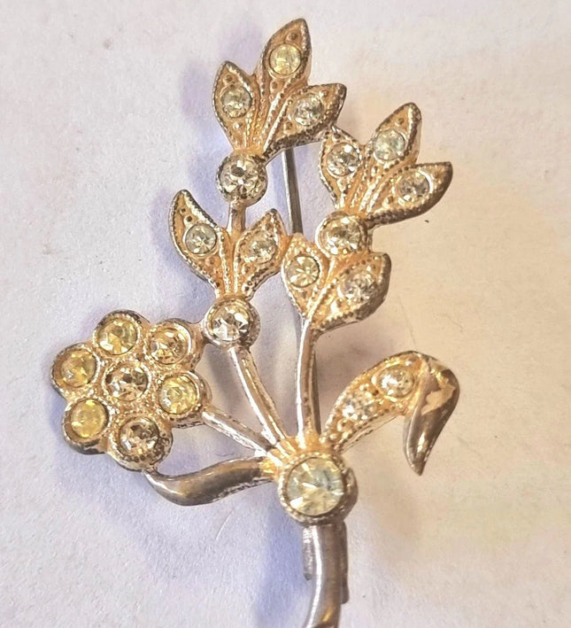 Vintage 80s Flower Cut out Brooch - Yatva