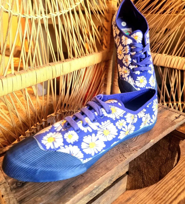 Vintage 80s Flower Trainers - Yatva
