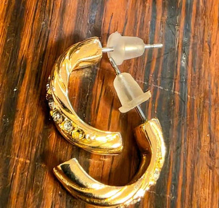 Vintage 80s Hoop Pierced Earrings - Yatva