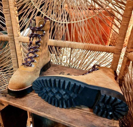 Vintage 80's Lace Up Boots - Yatva
