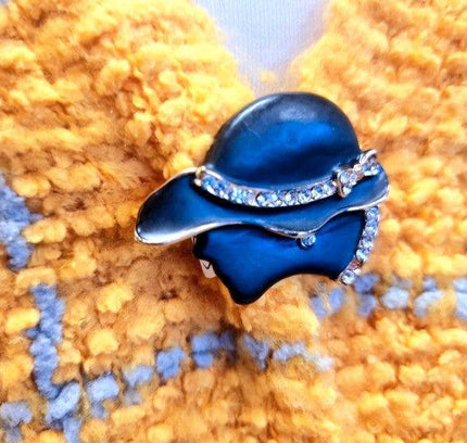 Vintage 80s Ladies Head Brooch - Yatva