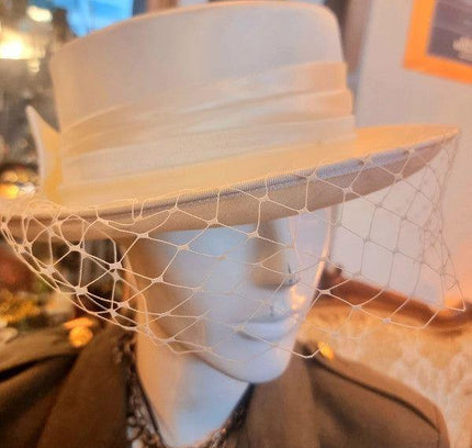 Vintage 80's Ladies Vintage Bowler Styled Hat - Yatva