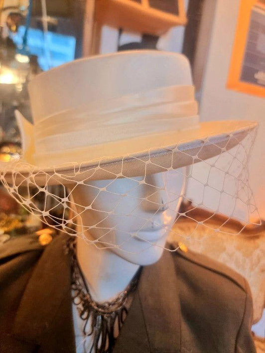Vintage 80's Ladies Vintage Bowler Styled Hat - Yatva