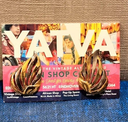 Vintage 80's Leaf Clip on Earrings - Yatva