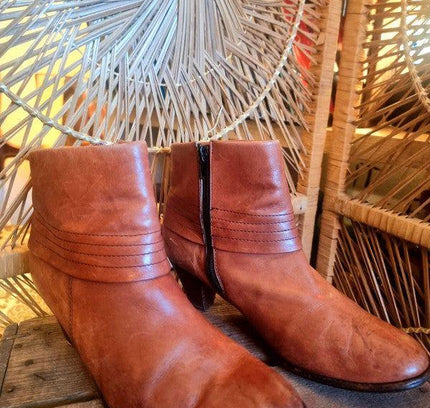 Vintage 80's Leather Ankle Boots - Yatva