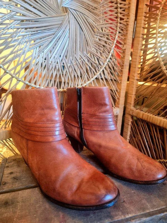 Vintage 80's Leather Ankle Boots - Yatva