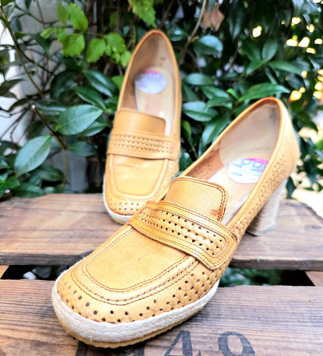 Vintage 80's Leather Moccasin Heels - Yatva