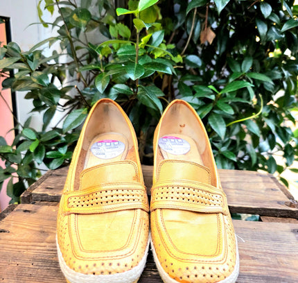 Vintage 80's Leather Moccasin Heels - Yatva