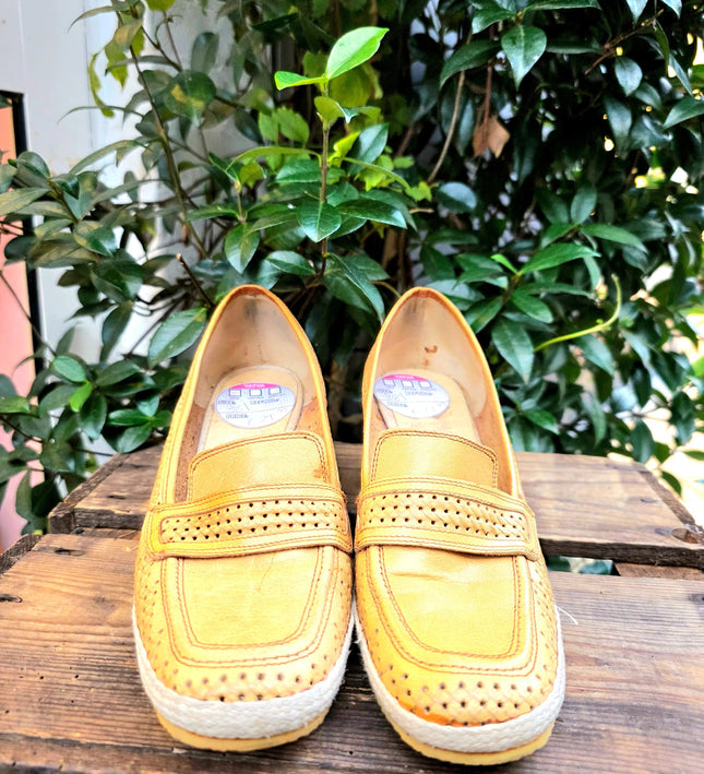 Vintage 80's Leather Moccasin Heels - Yatva