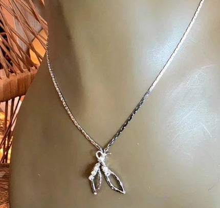 Vintage 80's Lily Necklace - Yatva