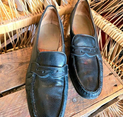 Vintage 80s Moccasin Slip on Shoes - Yatva