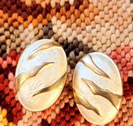 Vintage 80's Oval Clip - On Earrings - Yatva