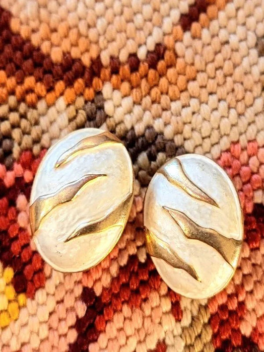 Vintage 80's Oval Clip - On Earrings - Yatva