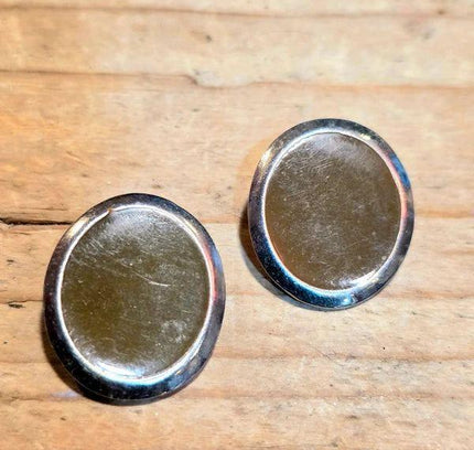 Vintage 80's Oval Clip - On Earrings - Yatva