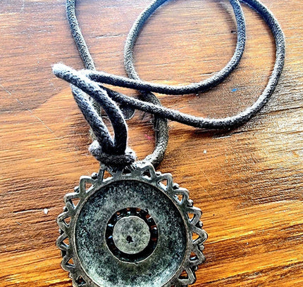 Vintage 80's Pendant Necklace - Yatva