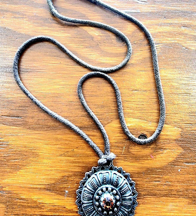 Vintage 80's Pendant Necklace - Yatva