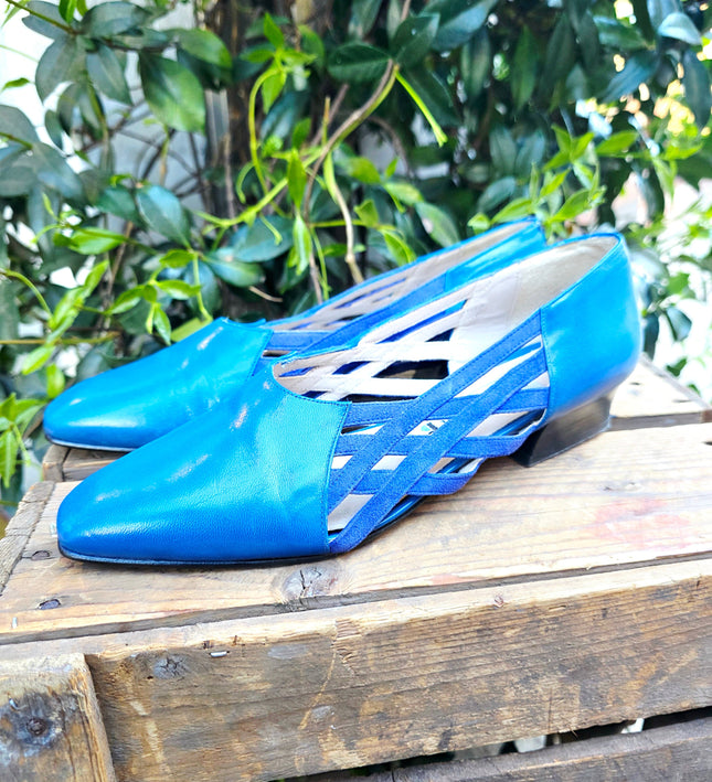 Vintage 80s Pepe Beltrán Royal Blue Cutout Heels Shoes - Yatva