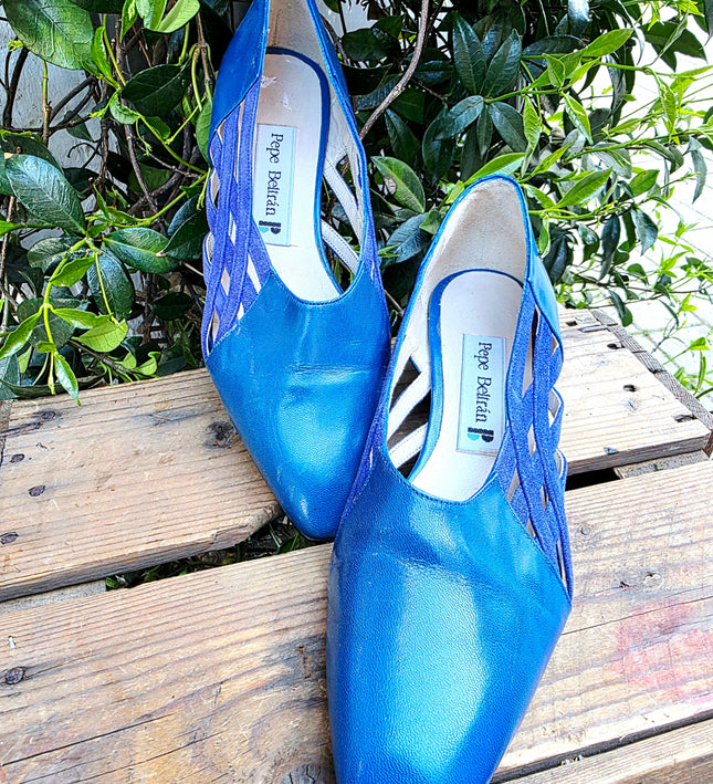 Vintage 80s Pepe Beltrán Royal Blue Cutout Heels Shoes - Yatva