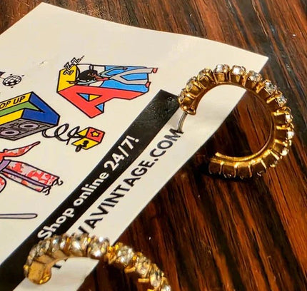 Vintage 80s Pierced Earring - Yatva