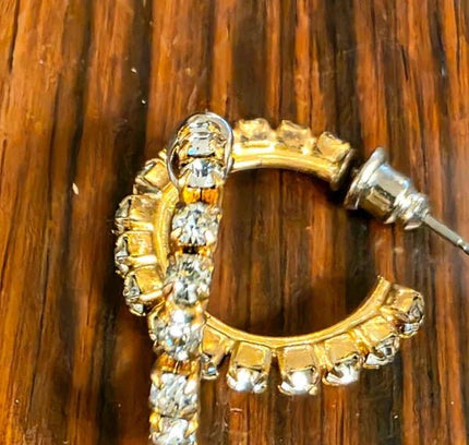 Vintage 80s Pierced Earring - Yatva