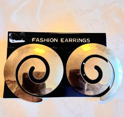 Vintage 80s Pierced Earrings - Yatva