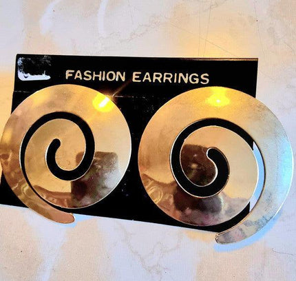 Vintage 80s Pierced Earrings - Yatva