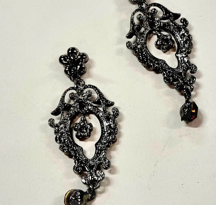 Vintage 80's Pierced Earrings - Yatva