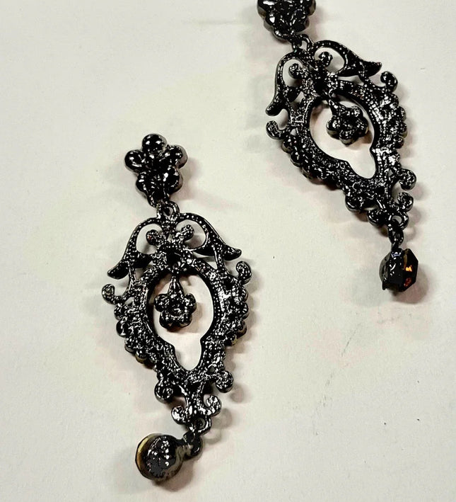 Vintage 80's Pierced Earrings - Yatva