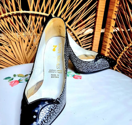 Vintage 80s Sandy Shoes - Yatva