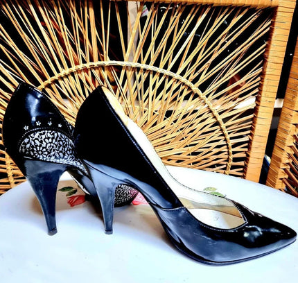 Vintage 80s Sandy Shoes - Yatva
